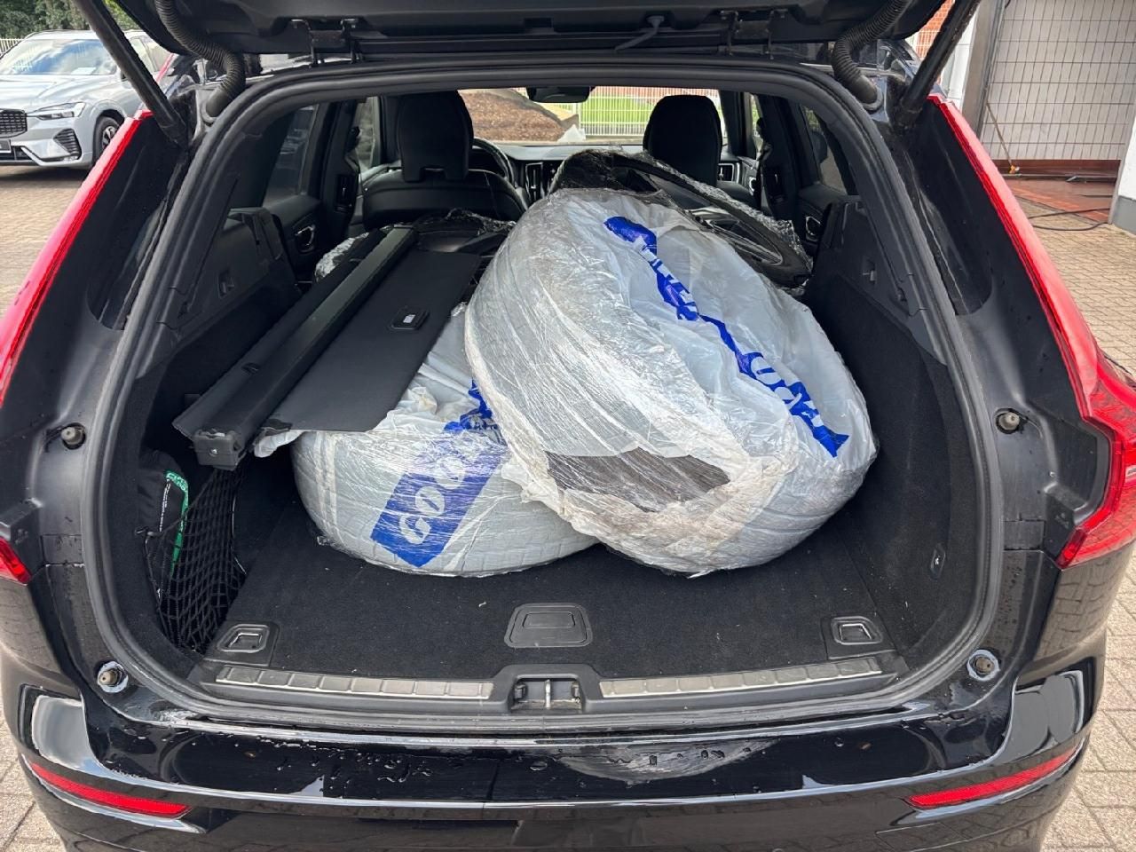 Fahrzeugabbildung Volvo XC60 B5 AWD Diesel R Design