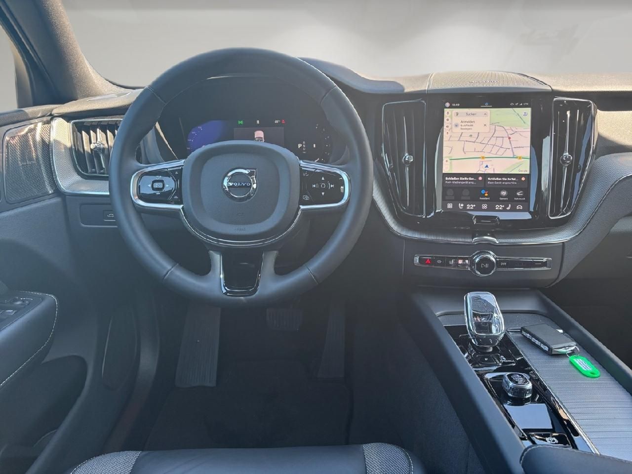 Fahrzeugabbildung Volvo XC60 B4 Diesel Plus Dark 2WD