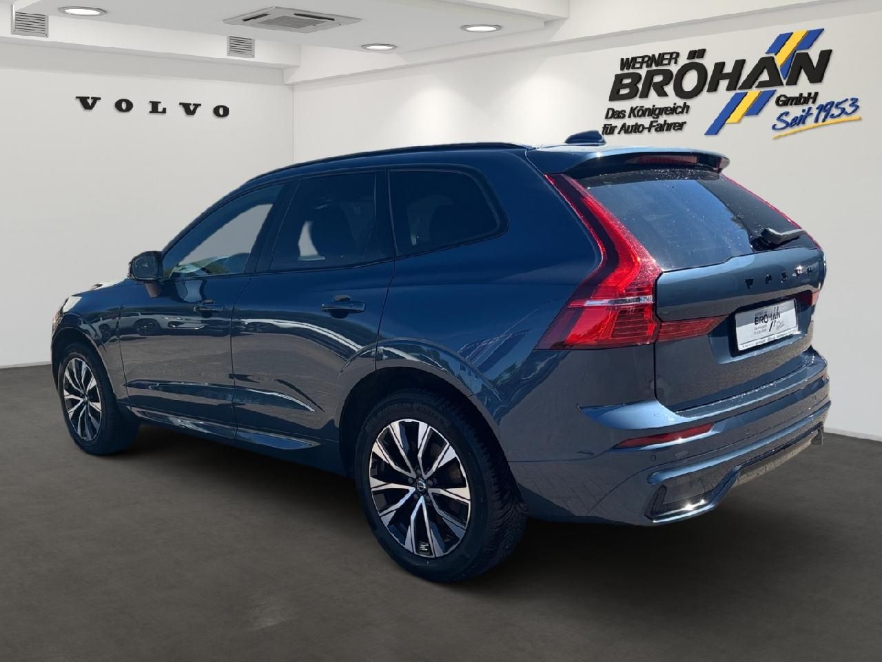 Fahrzeugabbildung Volvo XC60 B4 Diesel Plus Dark 2WD
