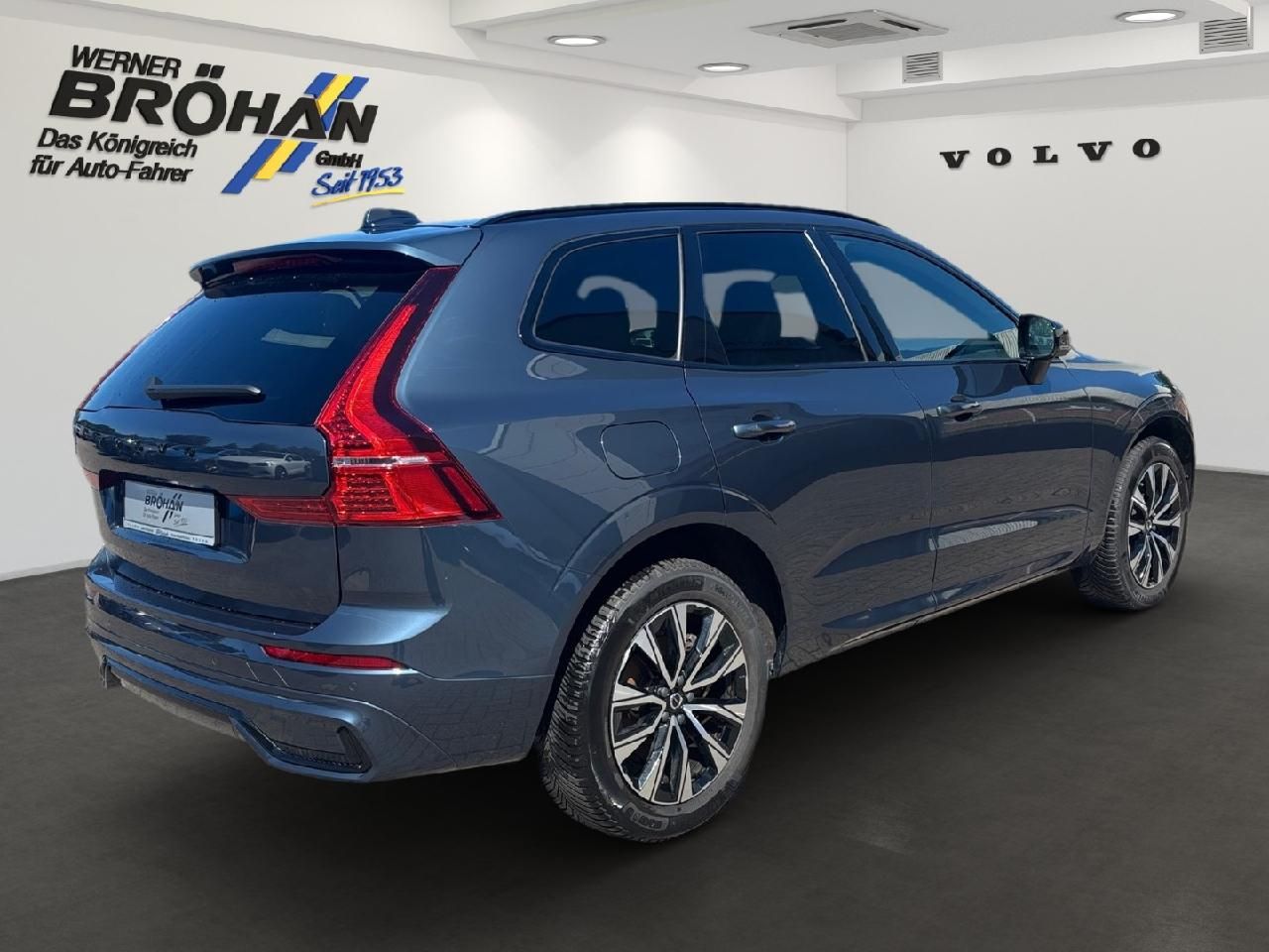 Fahrzeugabbildung Volvo XC60 B4 Diesel Plus Dark 2WD