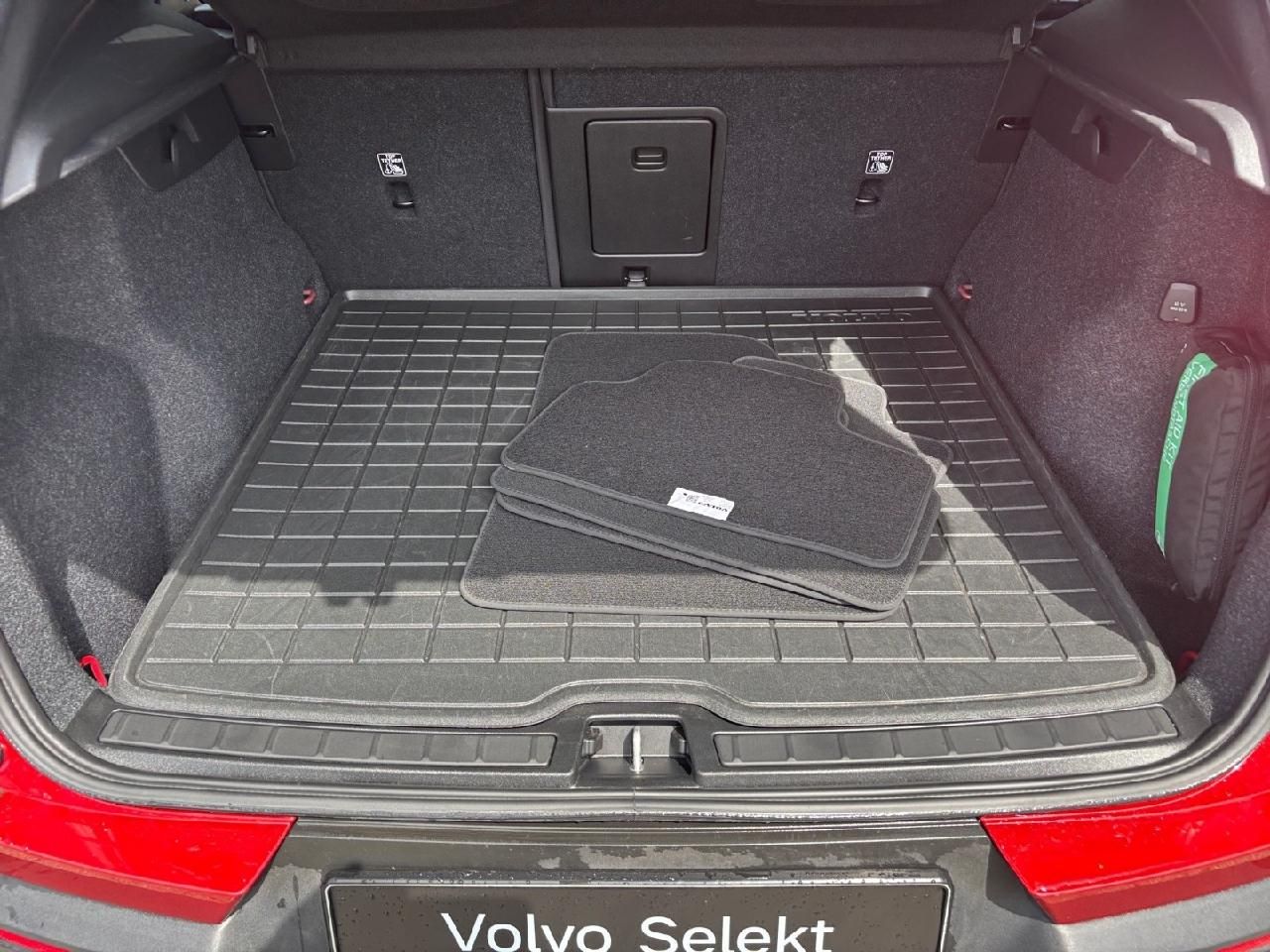 Fahrzeugabbildung Volvo XC40 T4 Core Plug-In Hybrid 2WD