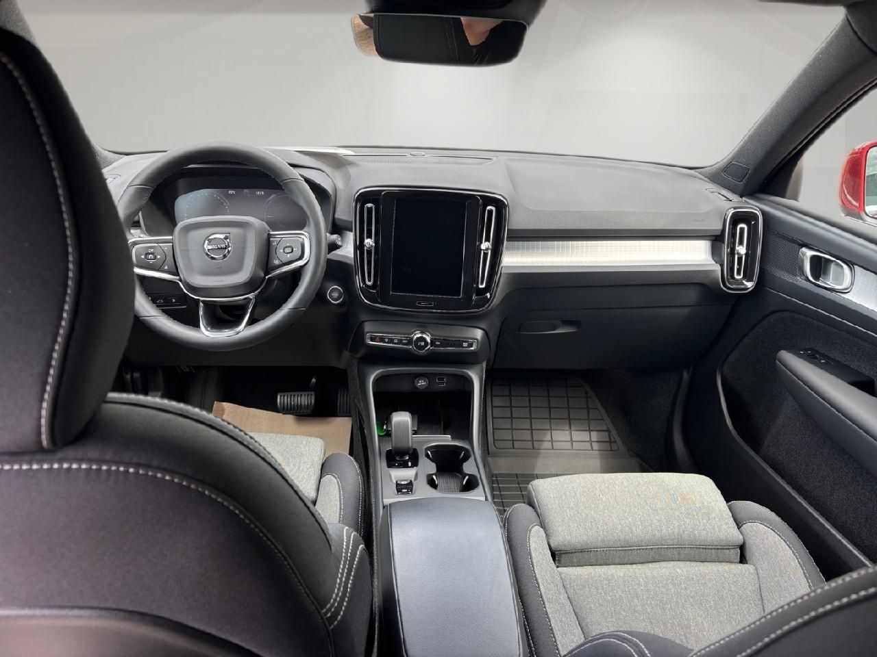 Fahrzeugabbildung Volvo XC40 T4 Core Plug-In Hybrid 2WD