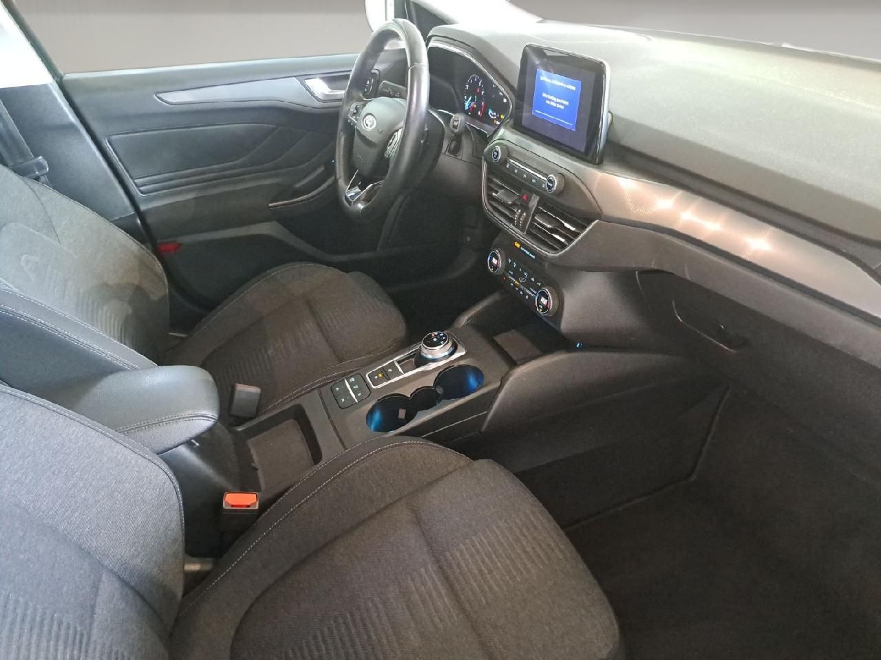 Fahrzeugabbildung Ford Focus Turnier Active*Anhängerkupplung*GJR