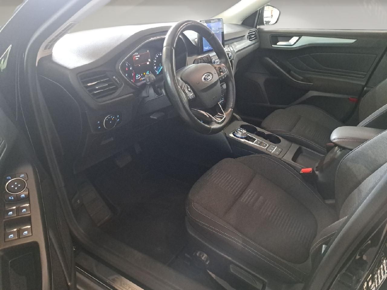 Fahrzeugabbildung Ford Focus Turnier Active*Anhängerkupplung*GJR