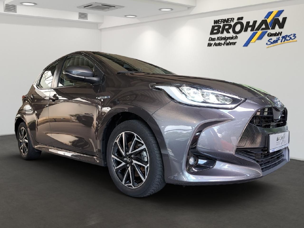 Fahrzeugabbildung Toyota Yaris Hybrid Team Deutschland