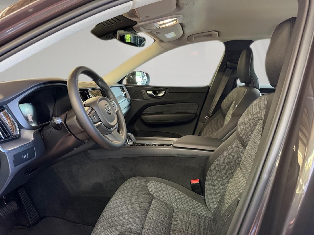 Fahrzeugabbildung Volvo XC60 B4 Diesel Core 2WD *AHK*