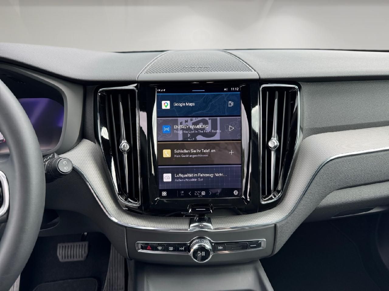 Fahrzeugabbildung Volvo XC60 B4 Diesel Plus Dark 2WD