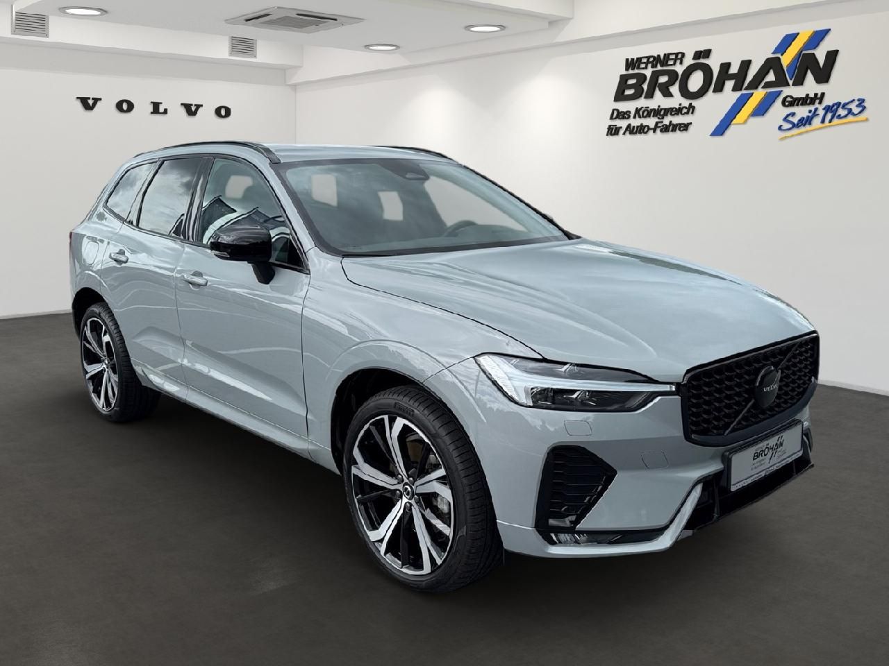 Fahrzeugabbildung Volvo XC60 B4 Diesel Plus Dark 2WD