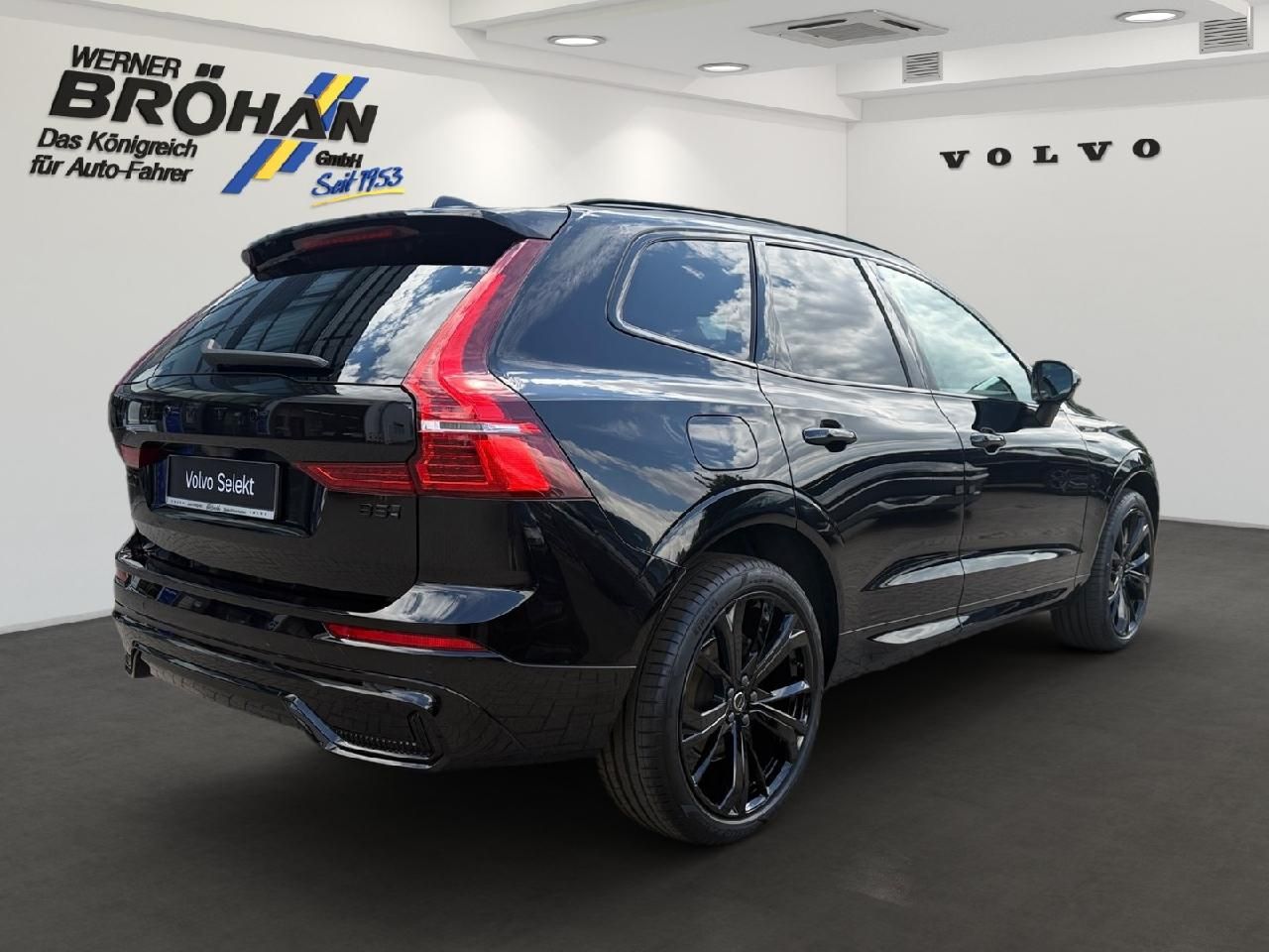 Fahrzeugabbildung Volvo XC60 B5 Benzin AWD Plus Black Edition