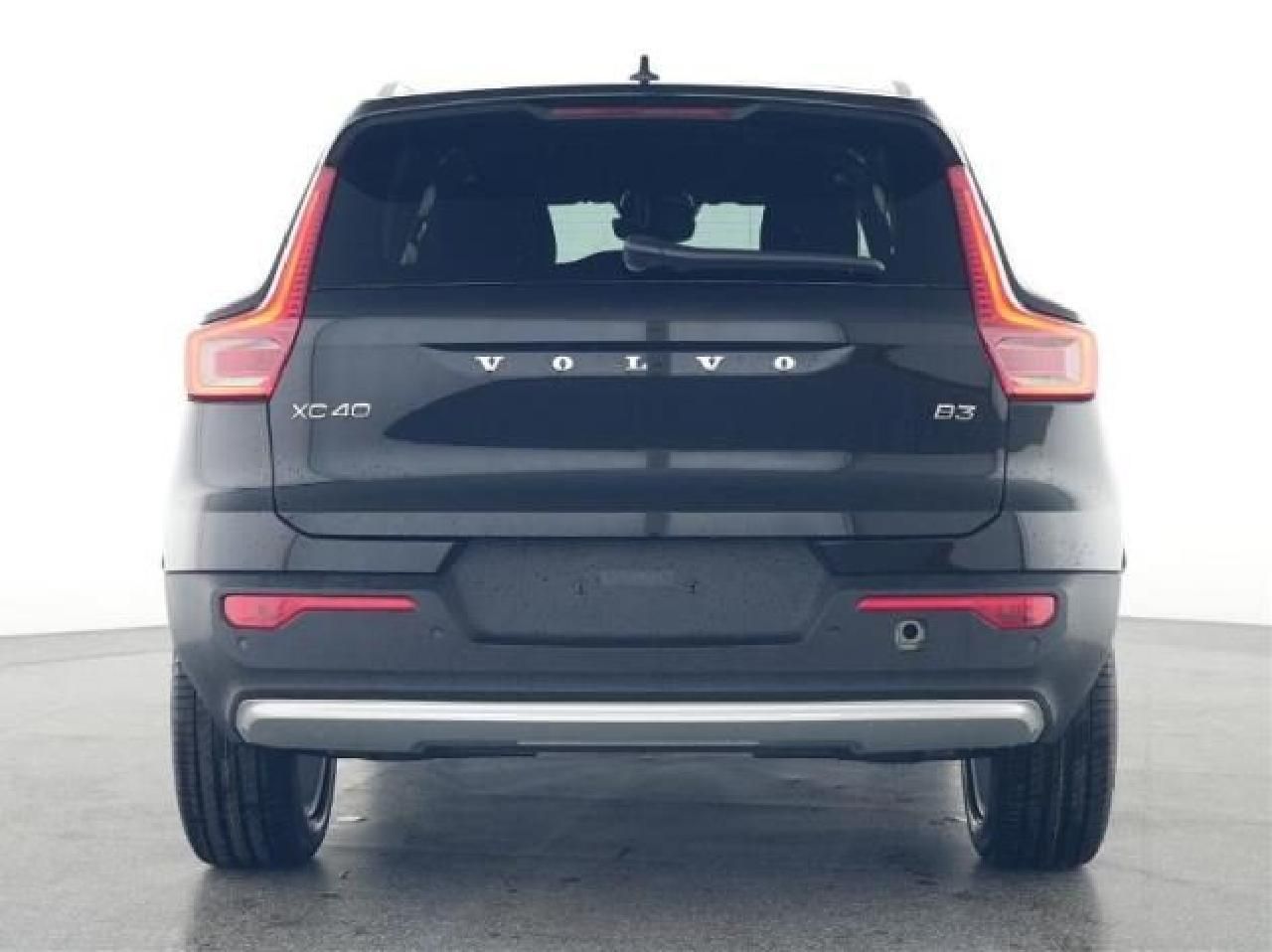 Fahrzeugabbildung Volvo XC40 B3 Benzin Core 2WD