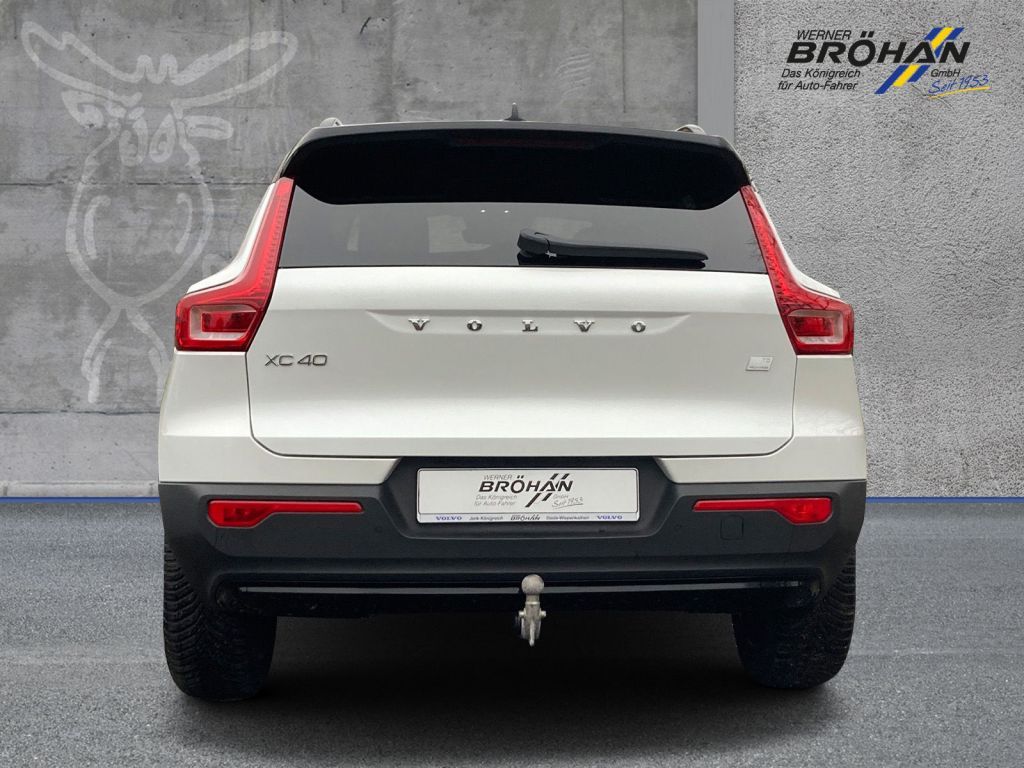 Fahrzeugabbildung Volvo XC40  T5  PHEV  DKG  R-DESIGN