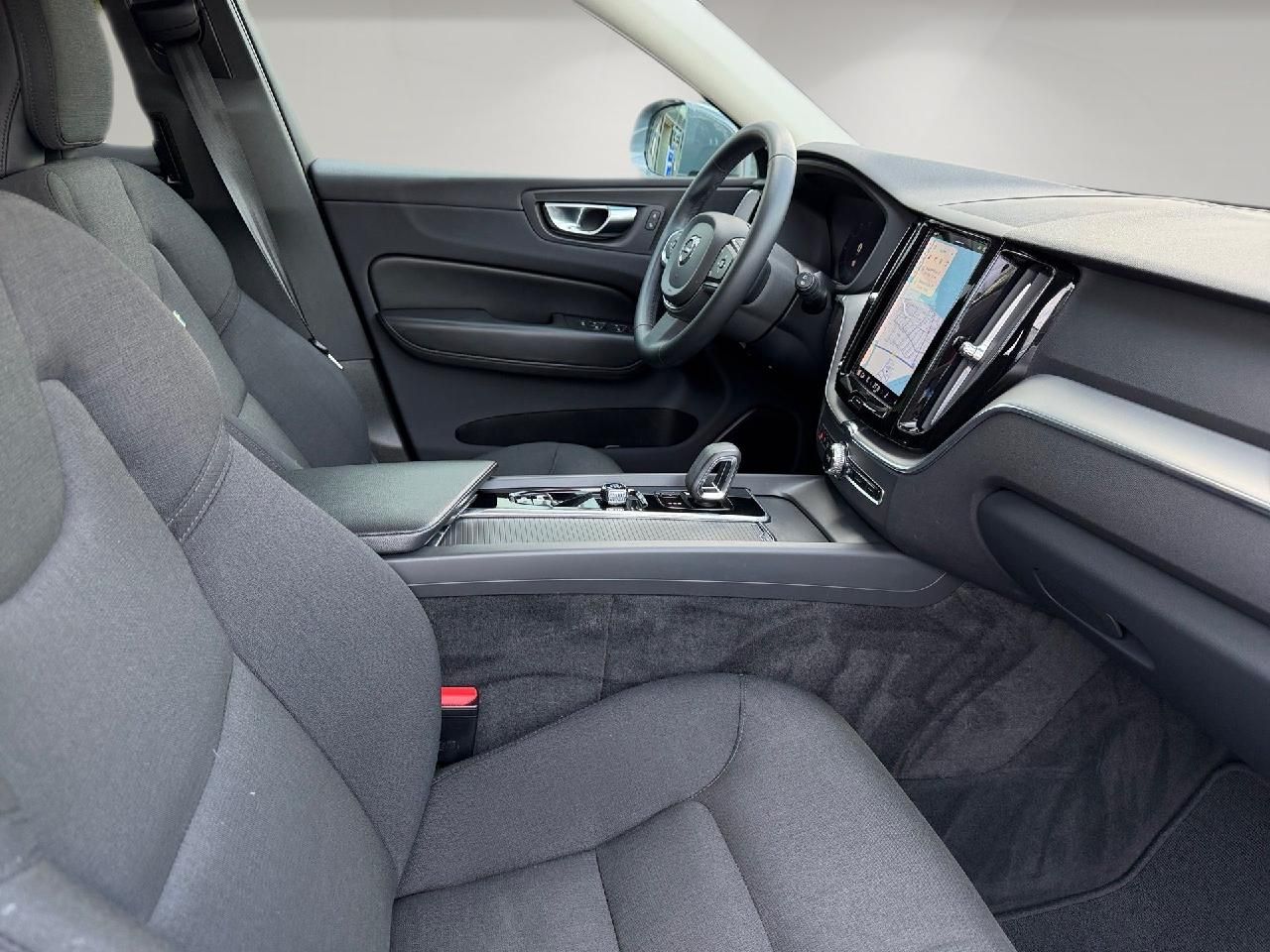 Fahrzeugabbildung Volvo XC60 B4 Benzin Momentum Pro 2WD