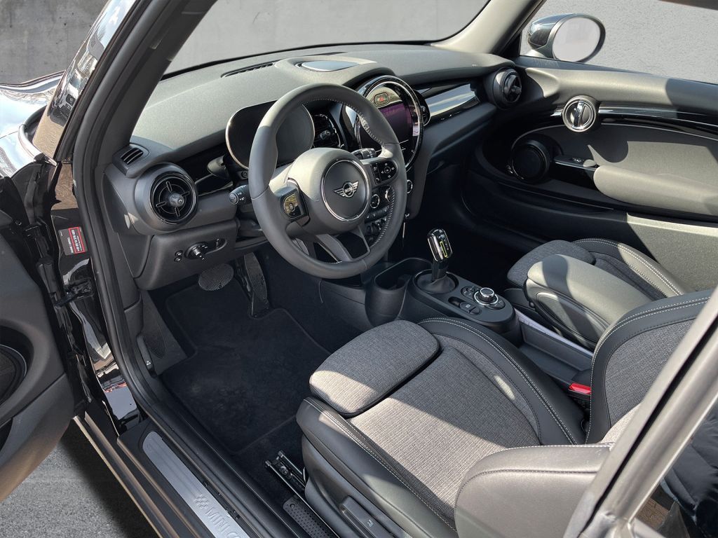 Fahrzeugabbildung MINI Mini Cooper SE Classic Trim *sofort*
